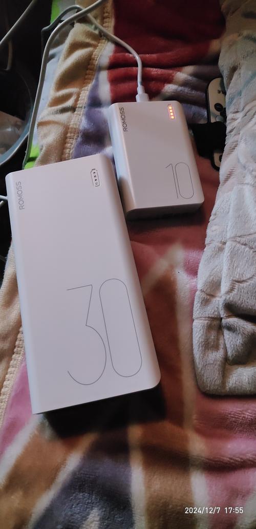 10000毫安的充电宝能充手机几次