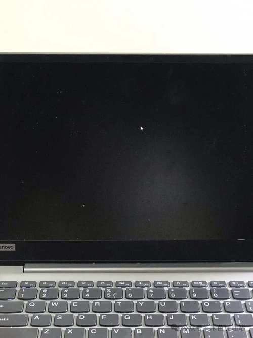 笔记本电脑开机黑屏只有鼠标箭头