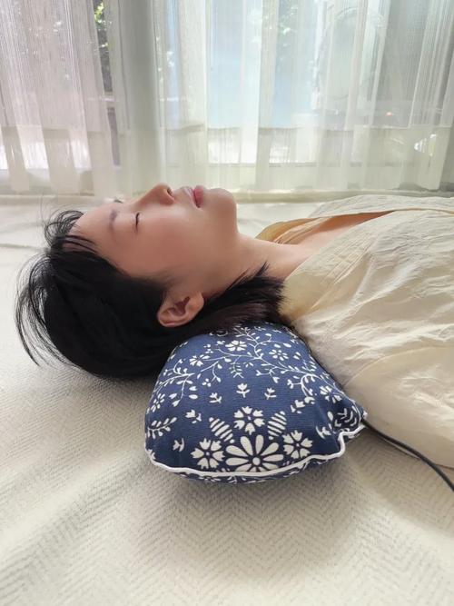 晚上睡觉手机放在枕头旁好不好