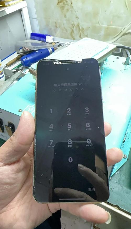 苹果手机屏幕乱跳是怎么回事