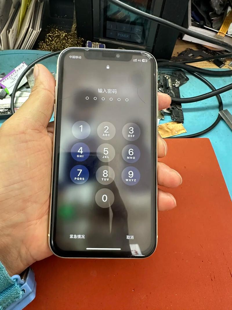 手机一拨号就黑屏是怎么回事