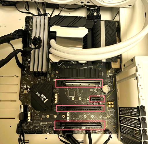 台式电脑集成显卡在哪个位置