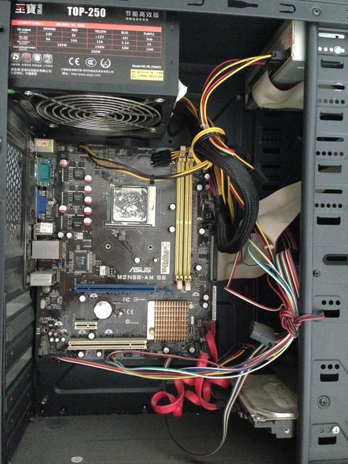 台式电脑集成显卡在哪个位置