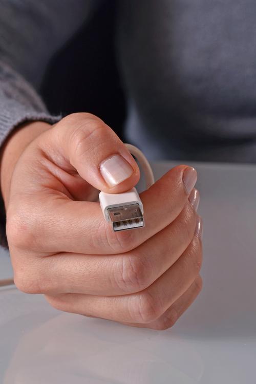 安卓4.2.2 usb调试