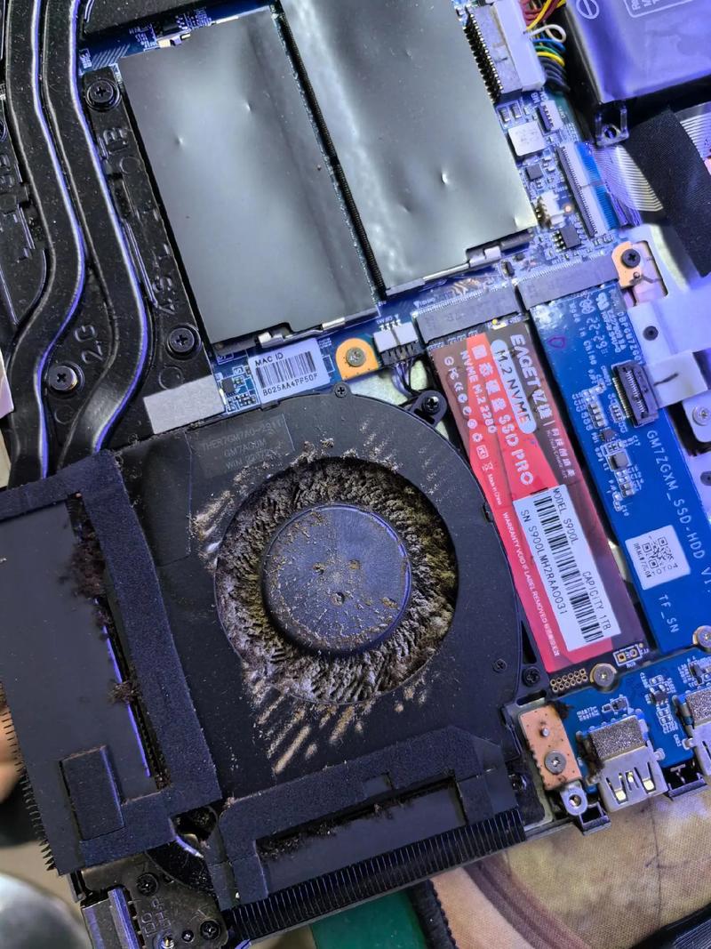 笔记本电脑多久清理一次灰尘