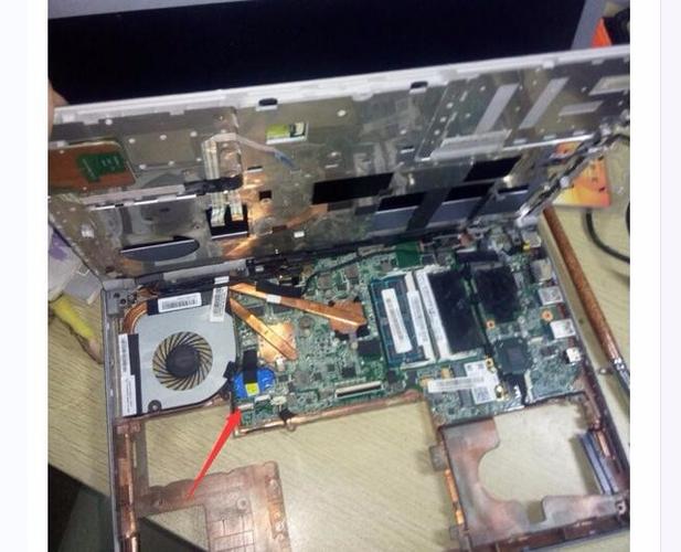 笔记本电脑电池在哪个位置