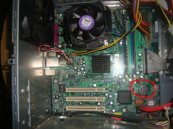 笔记本电脑主板电池在哪里