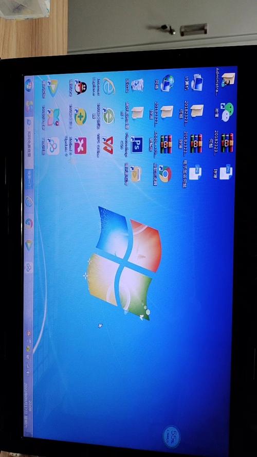 电脑屏幕一闪一闪的怎么办