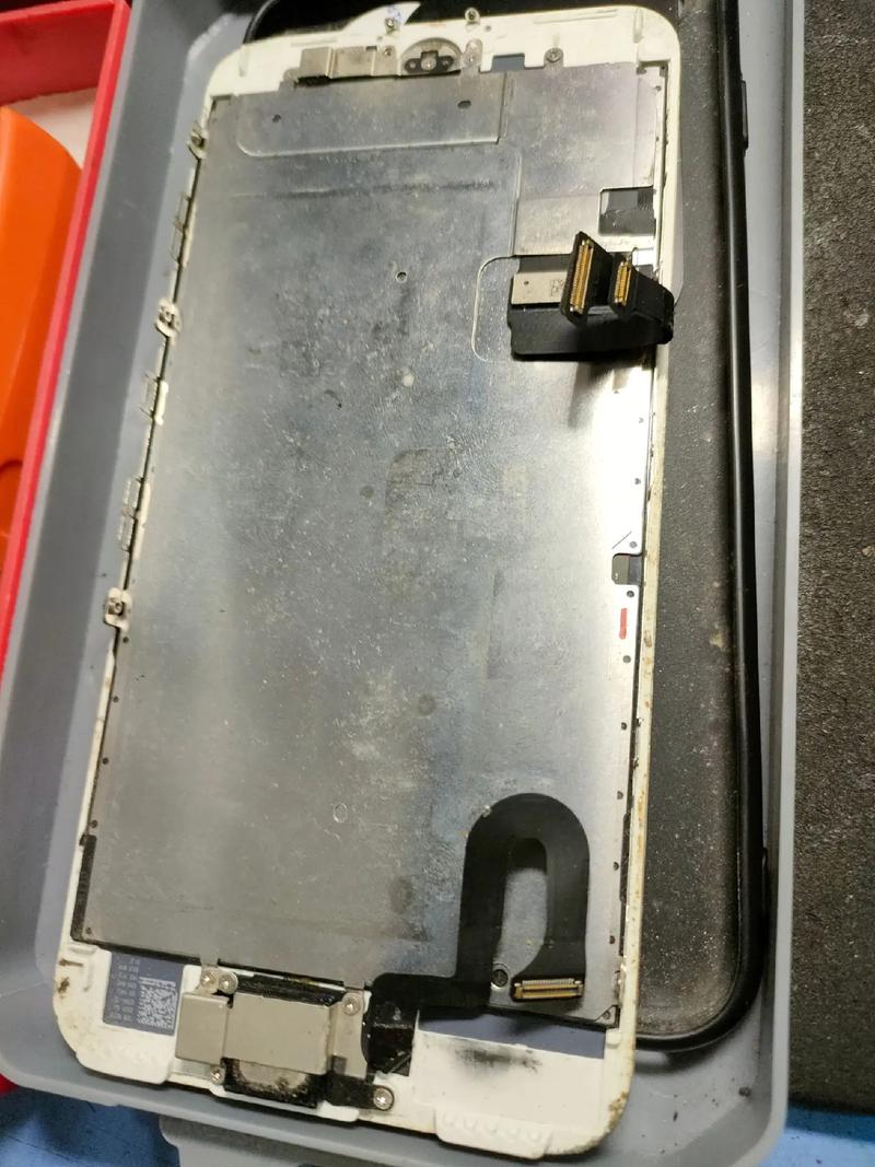 苹果7plus换屏多少钱