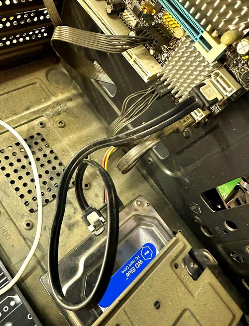 电脑开机卡在主板logo