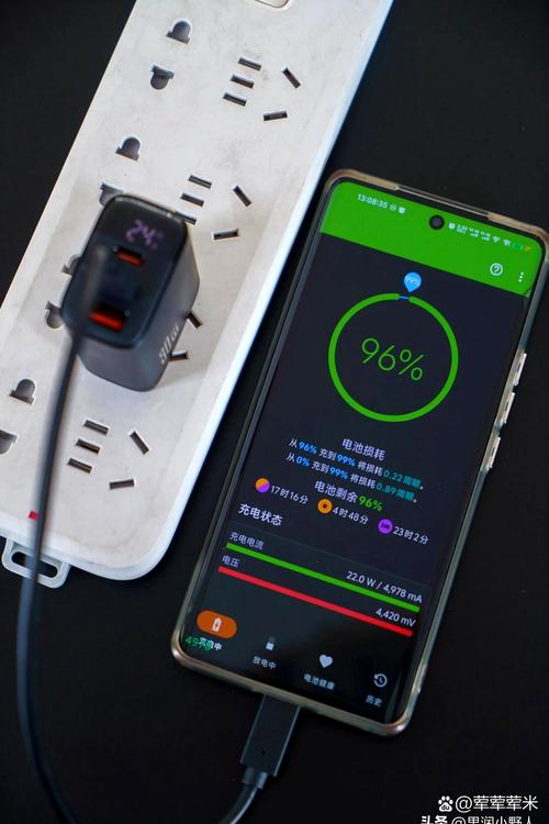 新手机需要把电用完再充吗