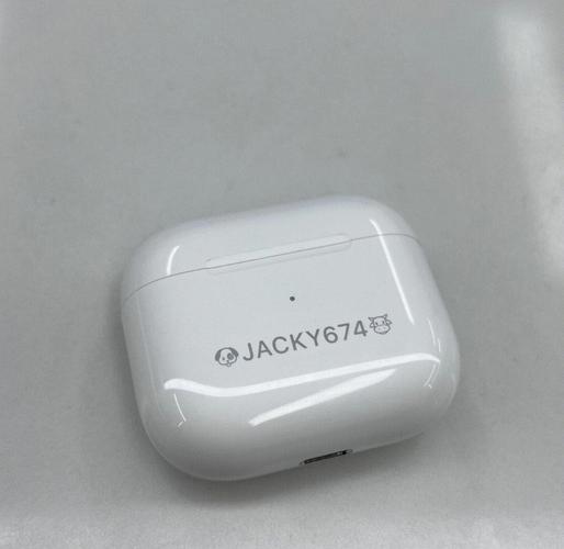 苹果耳机插电脑声音不对