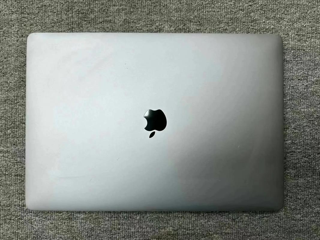 苹果pro笔记本15寸