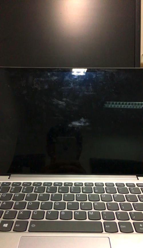 手提电脑黑屏但电源还亮着