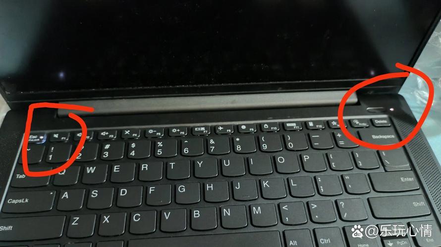 电脑开不了机键盘灯不亮