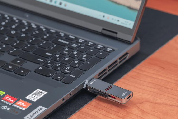 苹果电脑usb接口在哪