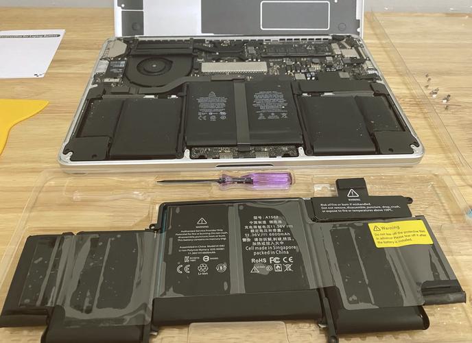 笔记本电脑电池怎么拆卸