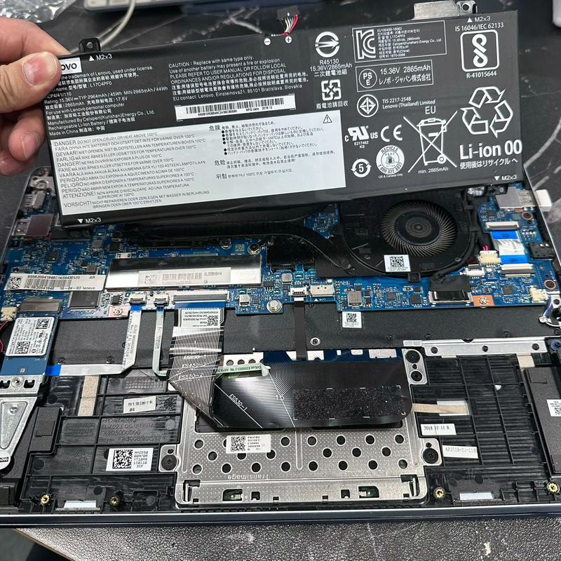 笔记本电脑电池怎么拆卸