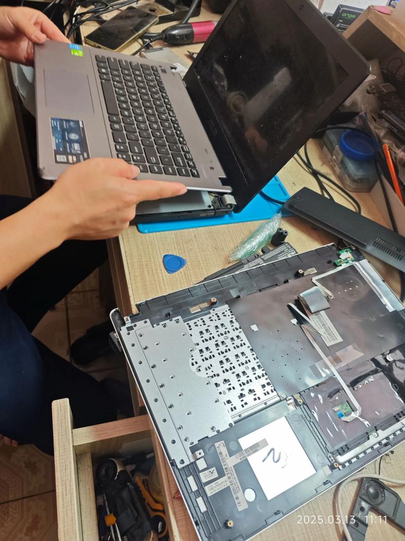 笔记本电脑键盘怎么拆卸