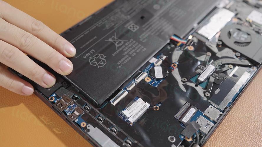 笔记本电脑怎么更换电池