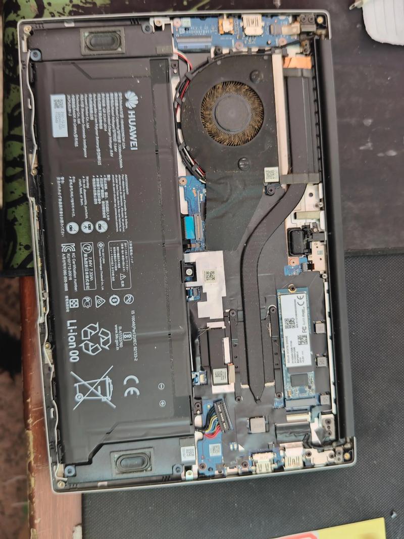 笔记本电脑安装固态硬盘