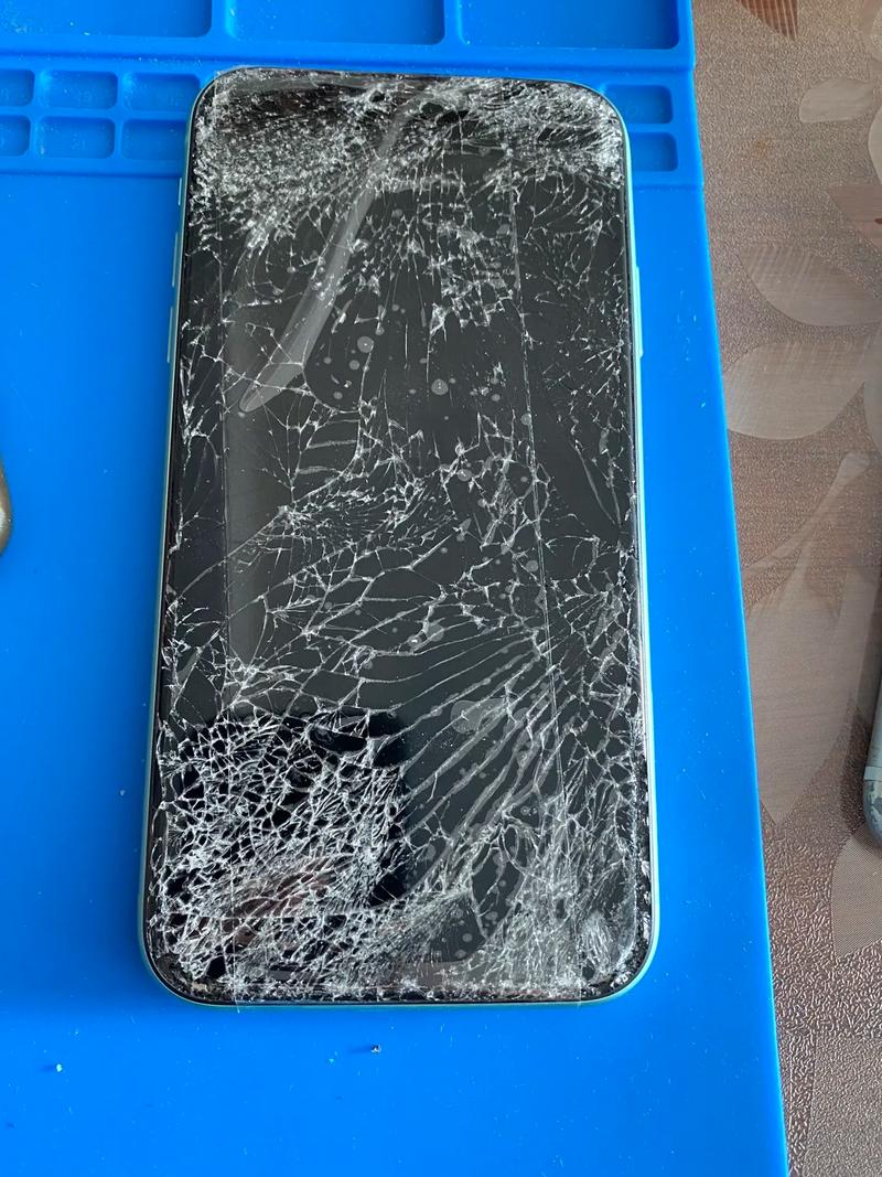 安卓手机屏幕碎了图片