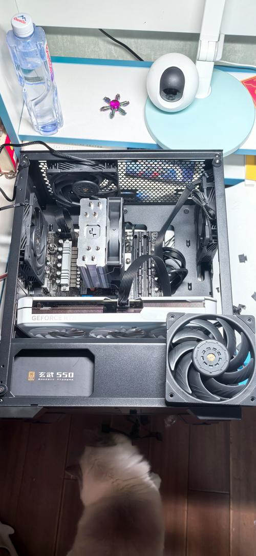 电脑cpu风扇怎么安装