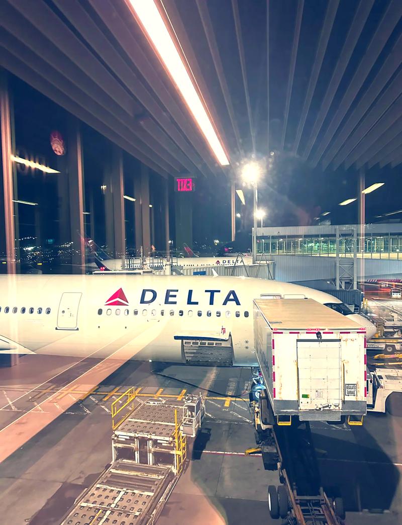 电脑可以放行李箱托运吗