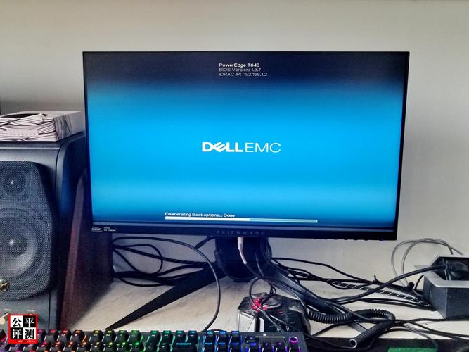 电脑显示器亮1秒就黑屏