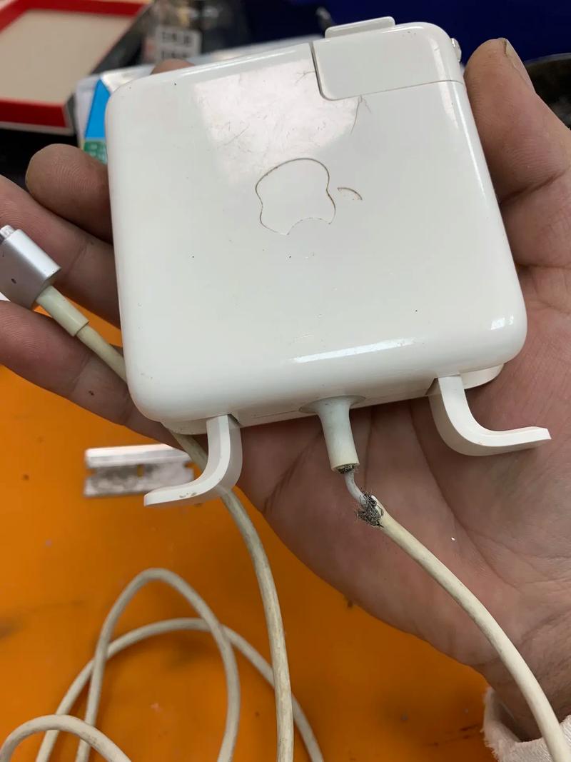 苹果电脑充电器灯不亮