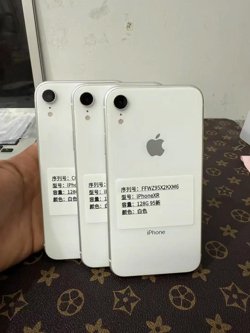 苹果xr贵还是xs贵